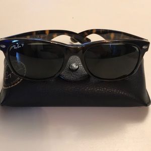 Polarized Ray-Ban sunglasses tortoise